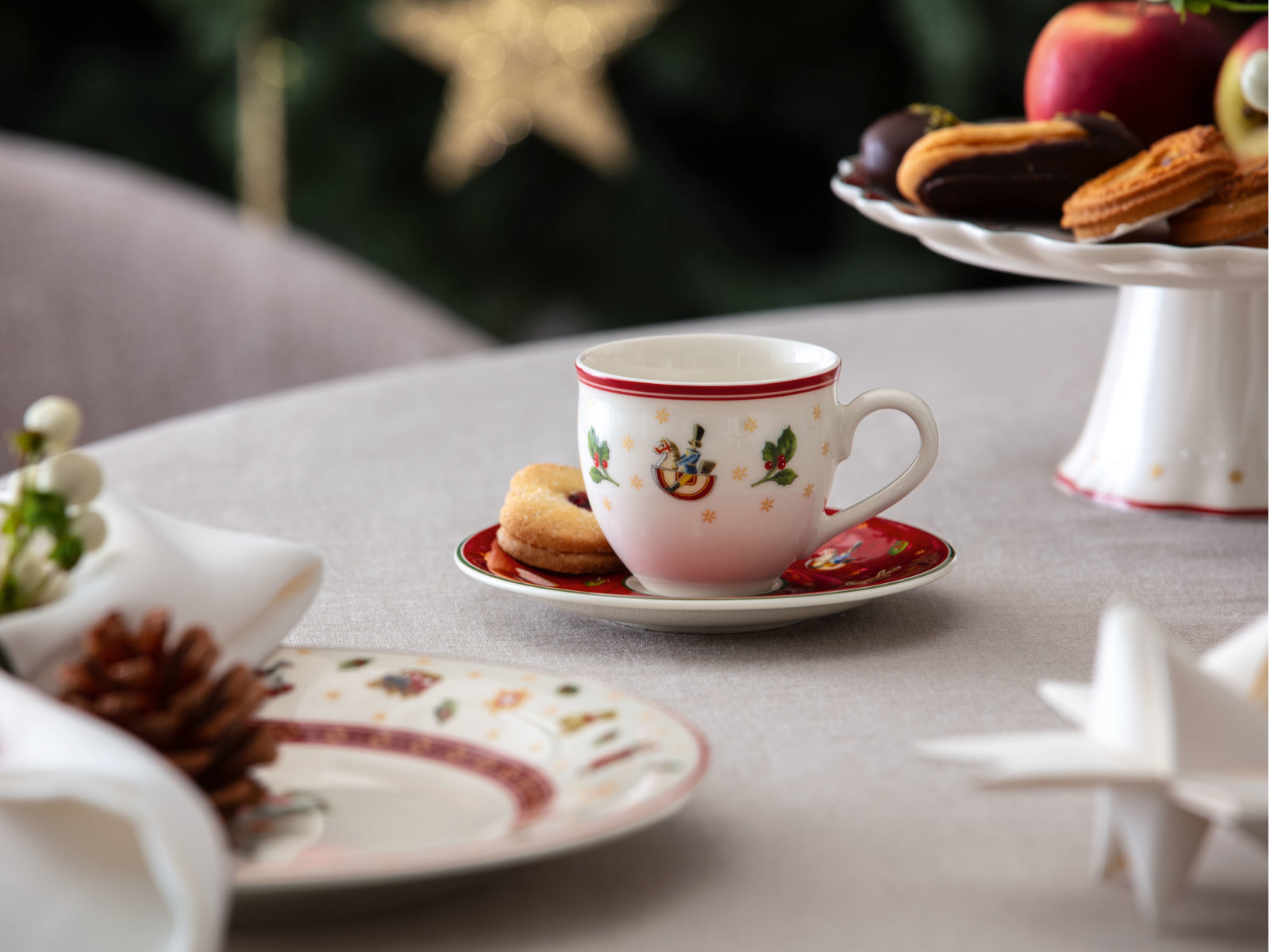 Villeroy & Boch Toy's Delight Specials Espresso-Untertasse rot 12cm Lifestyle 1