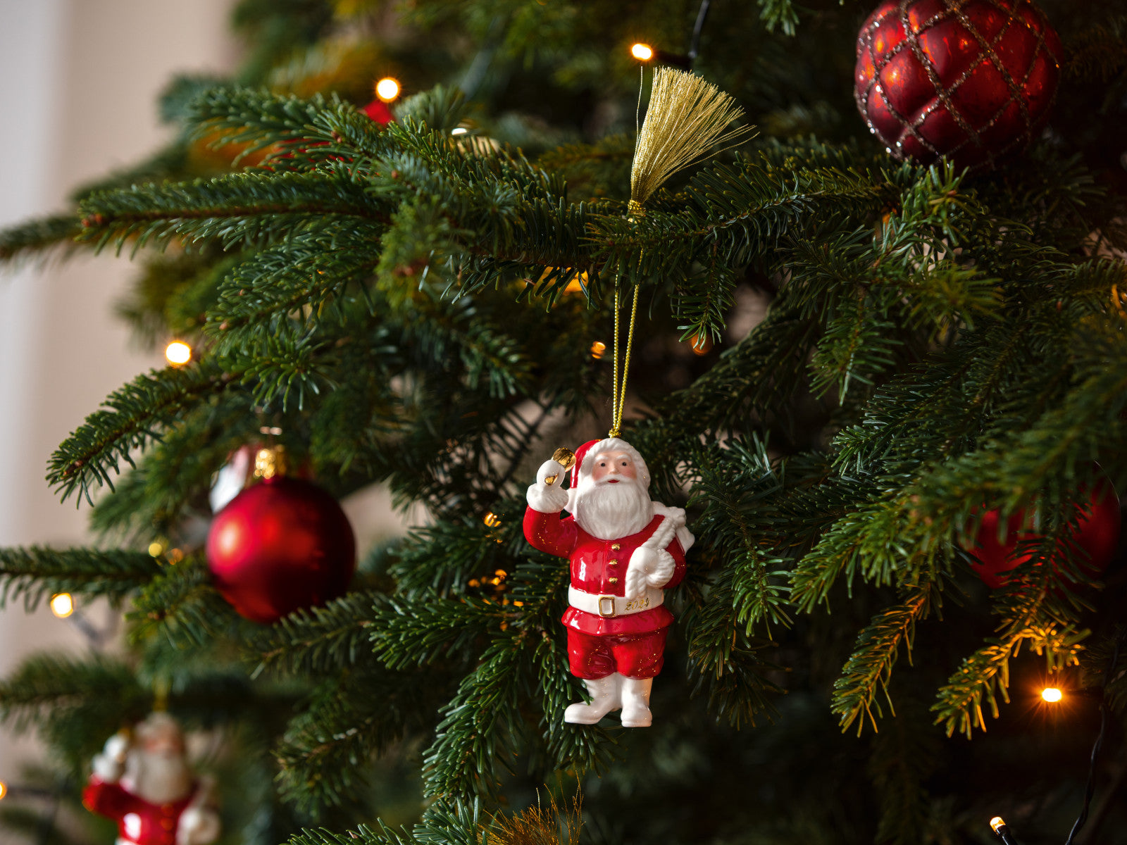 Villeroy & Boch Christmas Classics Ornament Santa 10,5cm Lifestyle4