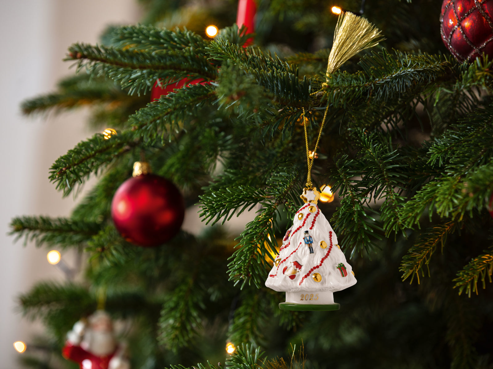 Villeroy & Boch Christmas Classics Ornament Weihnachtsbaum 2025 Lifestyle 3