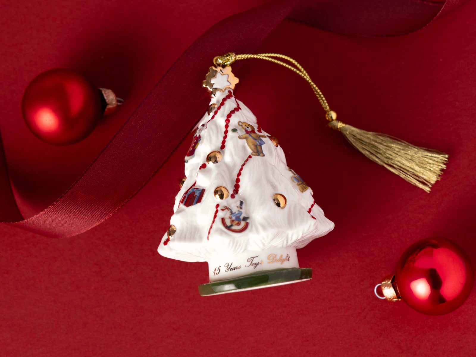 Villeroy & Boch Christmas Classics Ornament Weihnachtsbaum 2025 Lifestyle 1