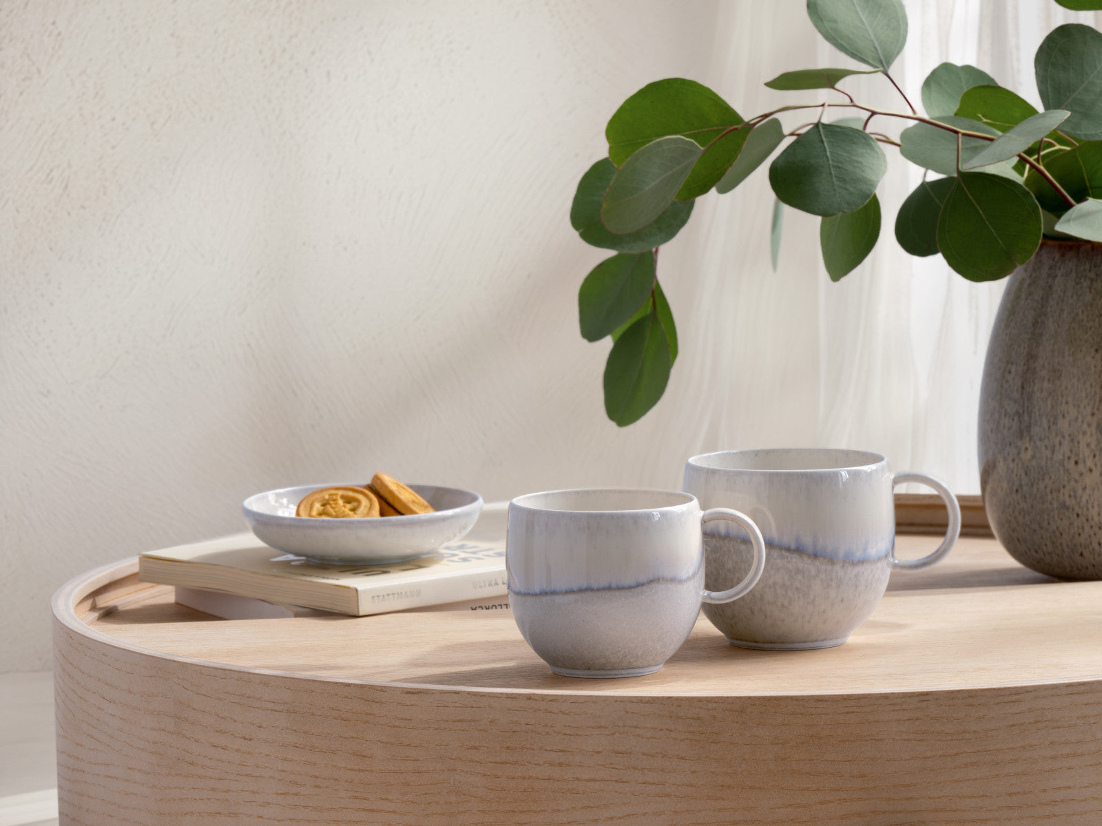 like. by Villeroy & Boch Perlemor Sand Becher mit Henkel 0,21l Lifestyle 1