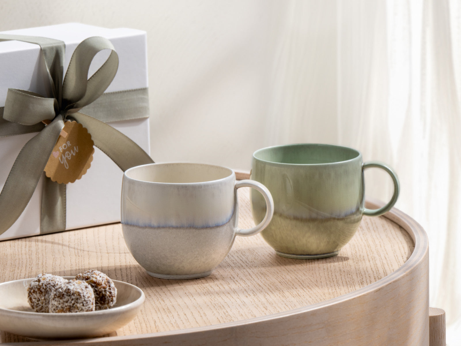 like. by Villeroy & Boch Perlemor Sand Becher mit Henkel 0,21l Lifestyle 2