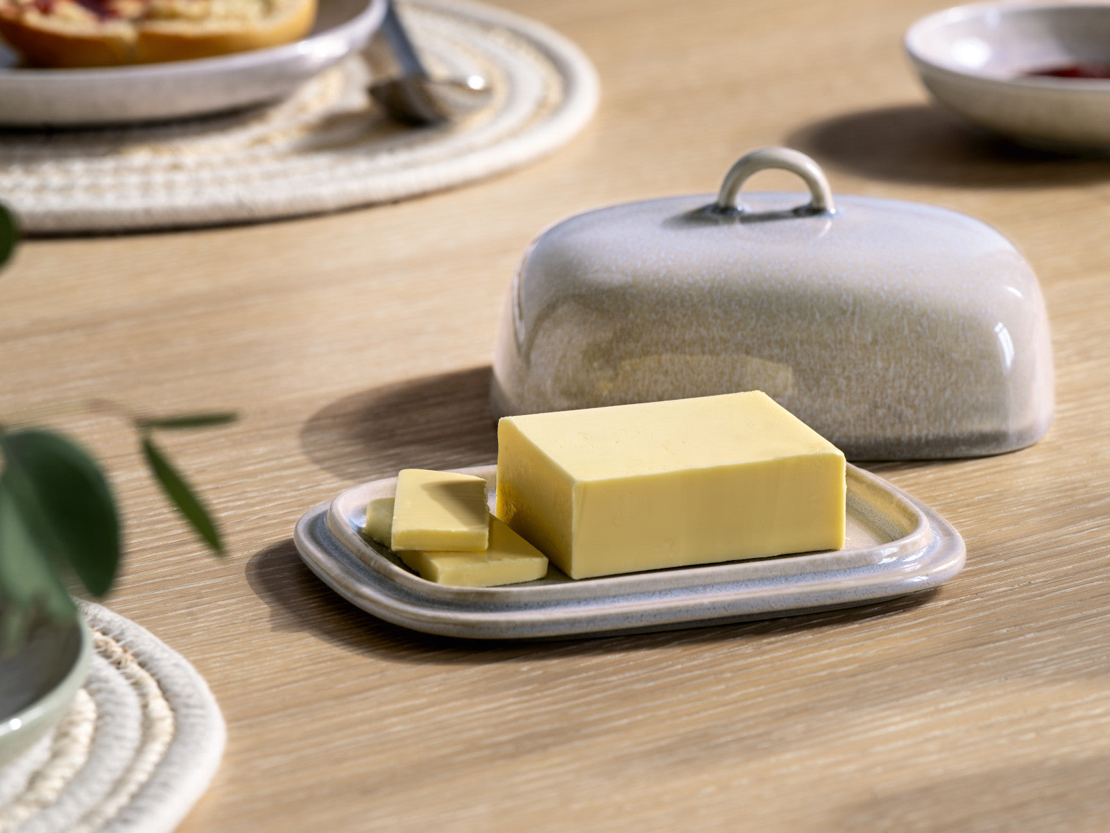 like. by Villeroy & Boch Perlemor Home Sand Butterdose 15,5cm Lifestyle 3