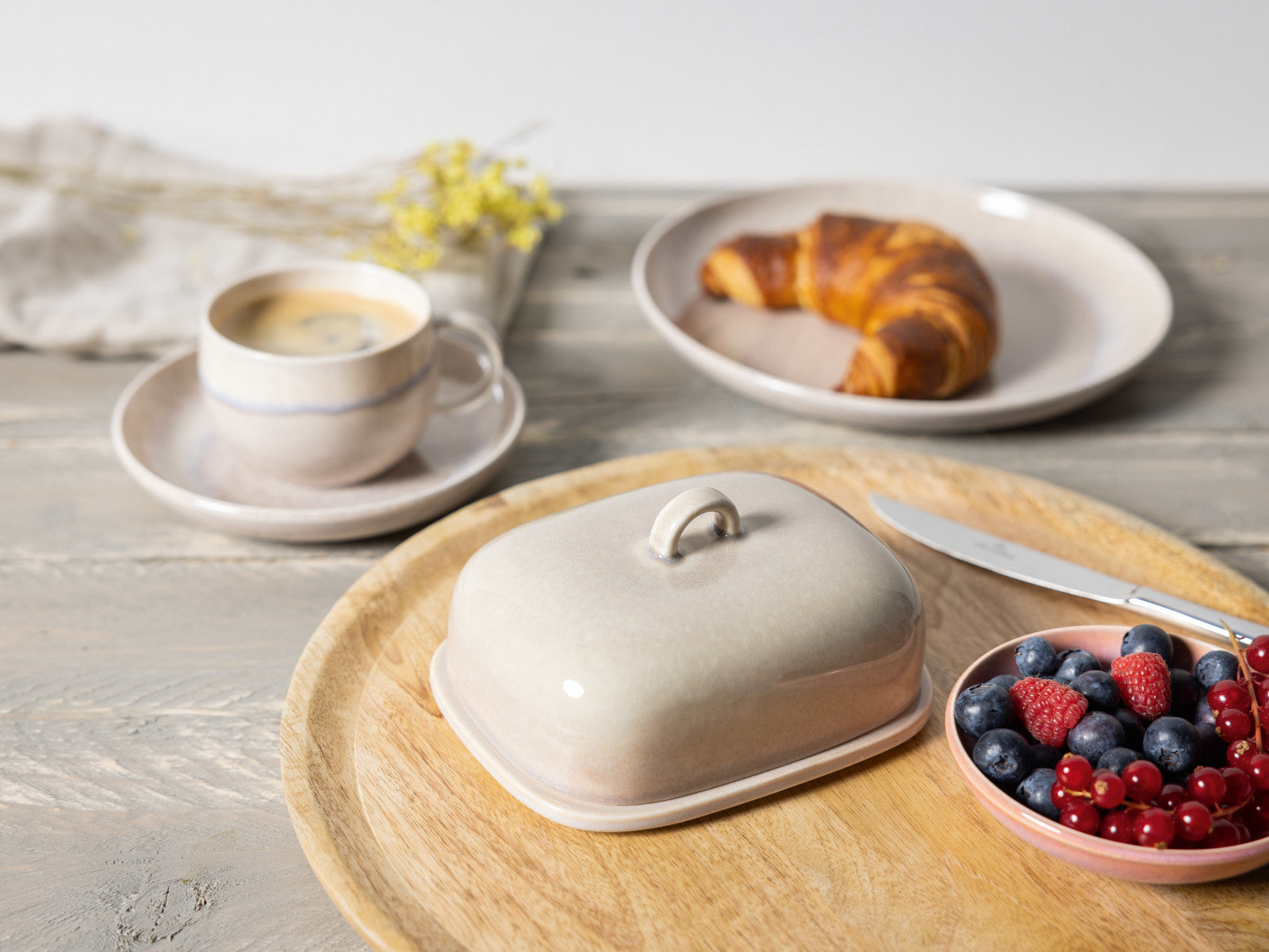 like. by Villeroy & Boch Perlemor Home Sand Butterdose 15,5cm Lifestyle 2
