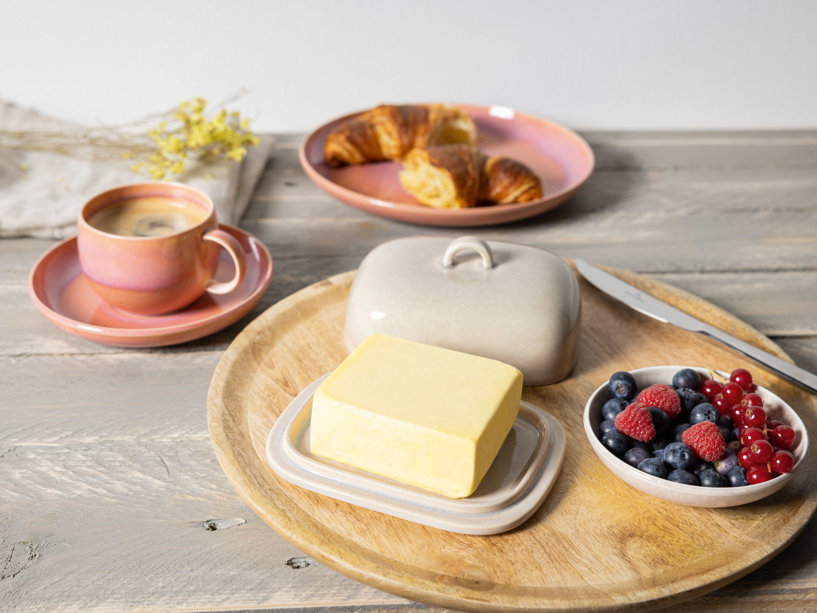 like. by Villeroy & Boch Perlemor Home Sand Butterdose 15,5cm Lifestyle 1