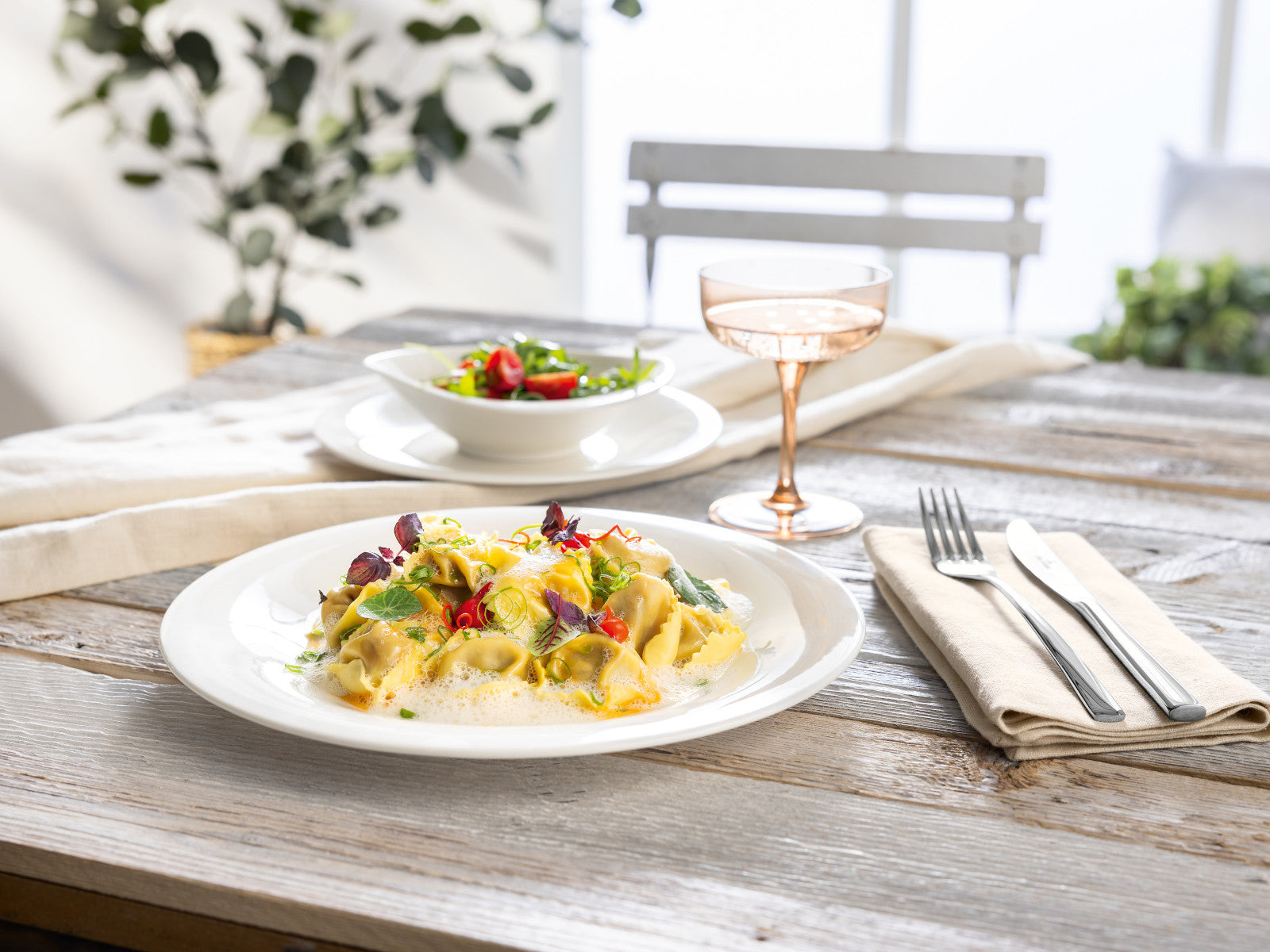 vivo V & B Group Essential White Dinner-Set 18tlg Lifestyle 2