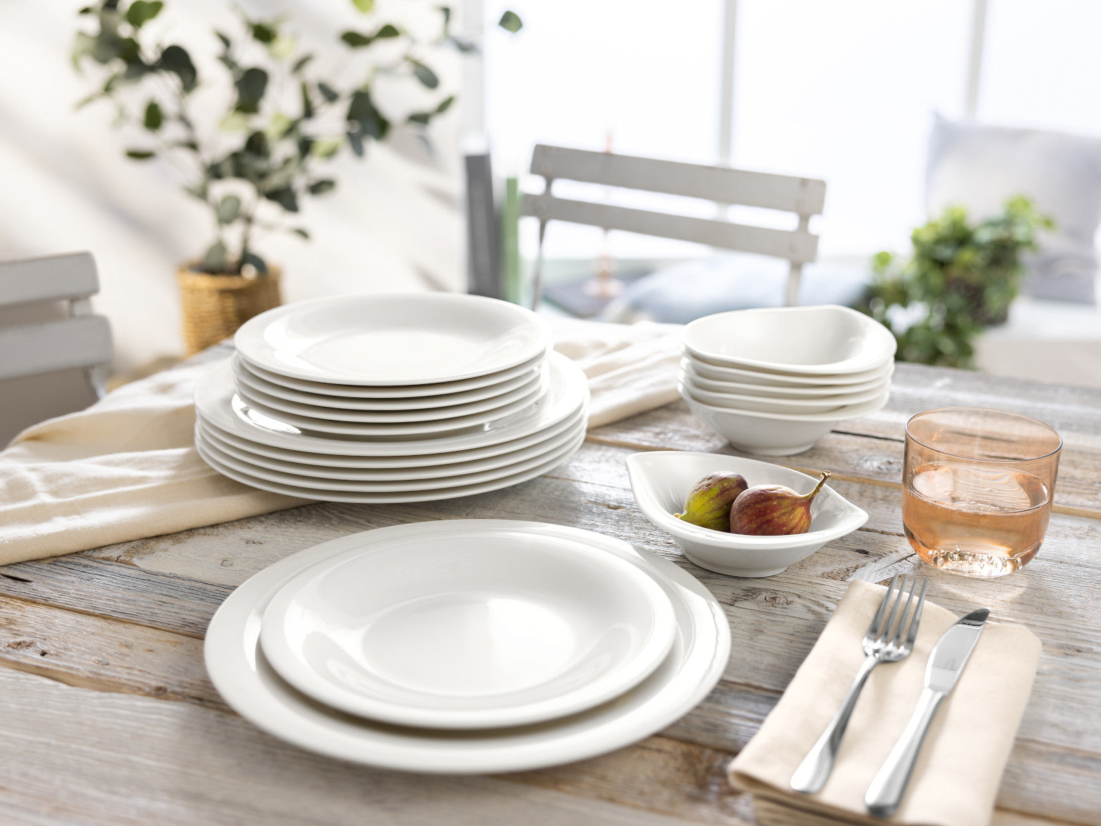 vivo V & B Group Essential White Dinner-Set 18tlg Lifestyle 1