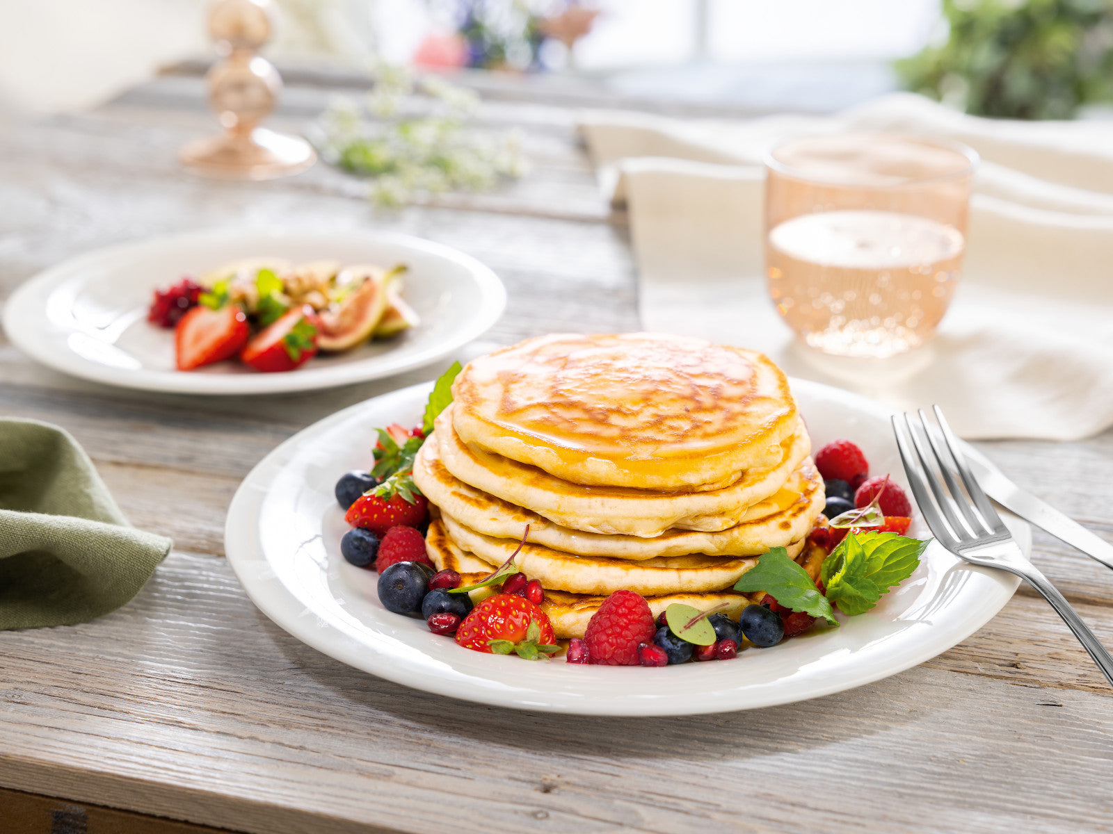 vivo V & B Group Essential White Teller Set 12tlg Lifestyle 2