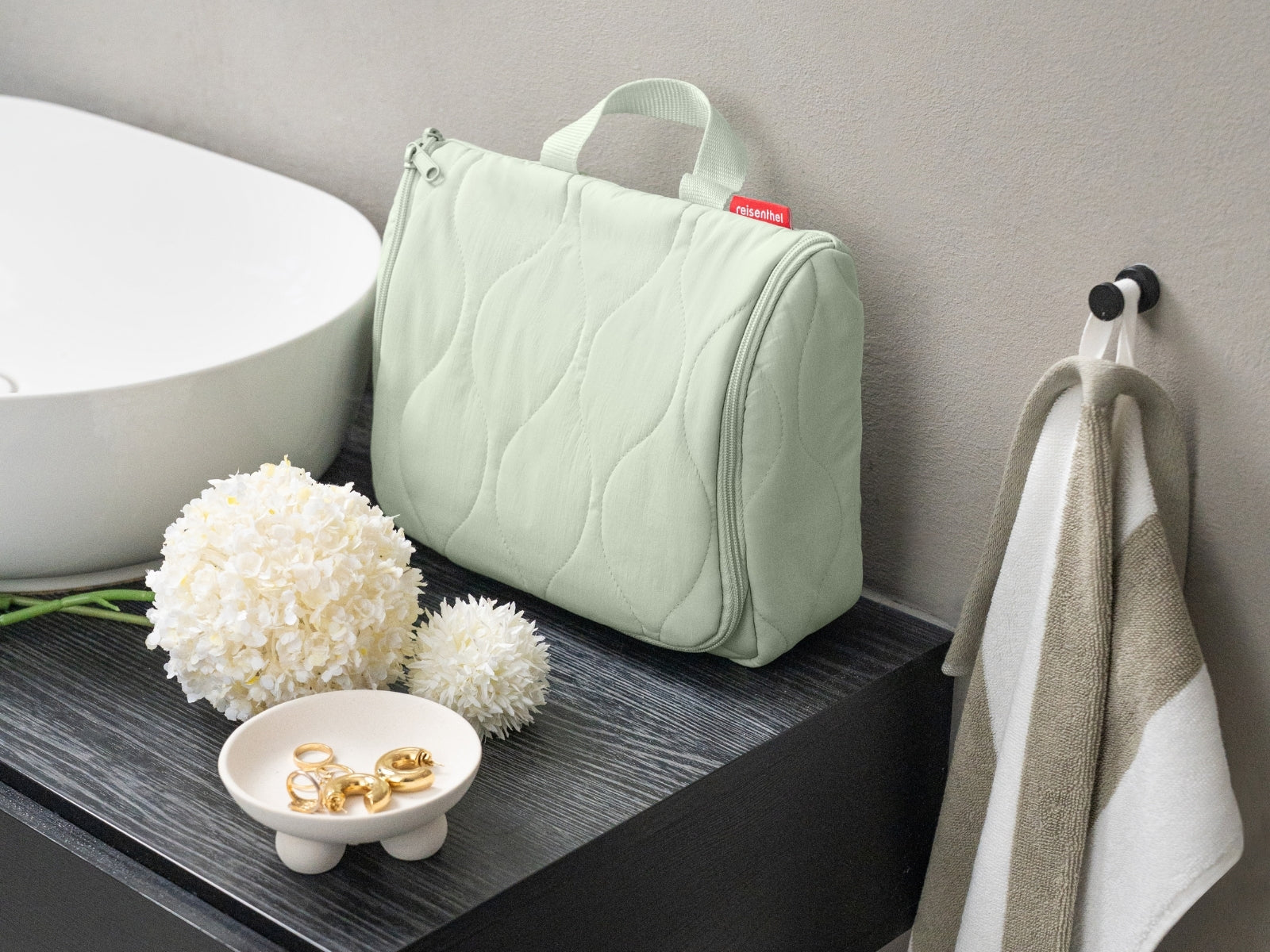 reisenthel toiletbag XL puffer iced matcha - Produktbild 5