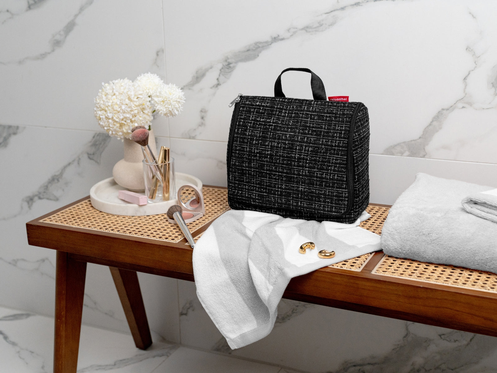 reisenthel toiletbag XL bouclé black - Produktbild 4