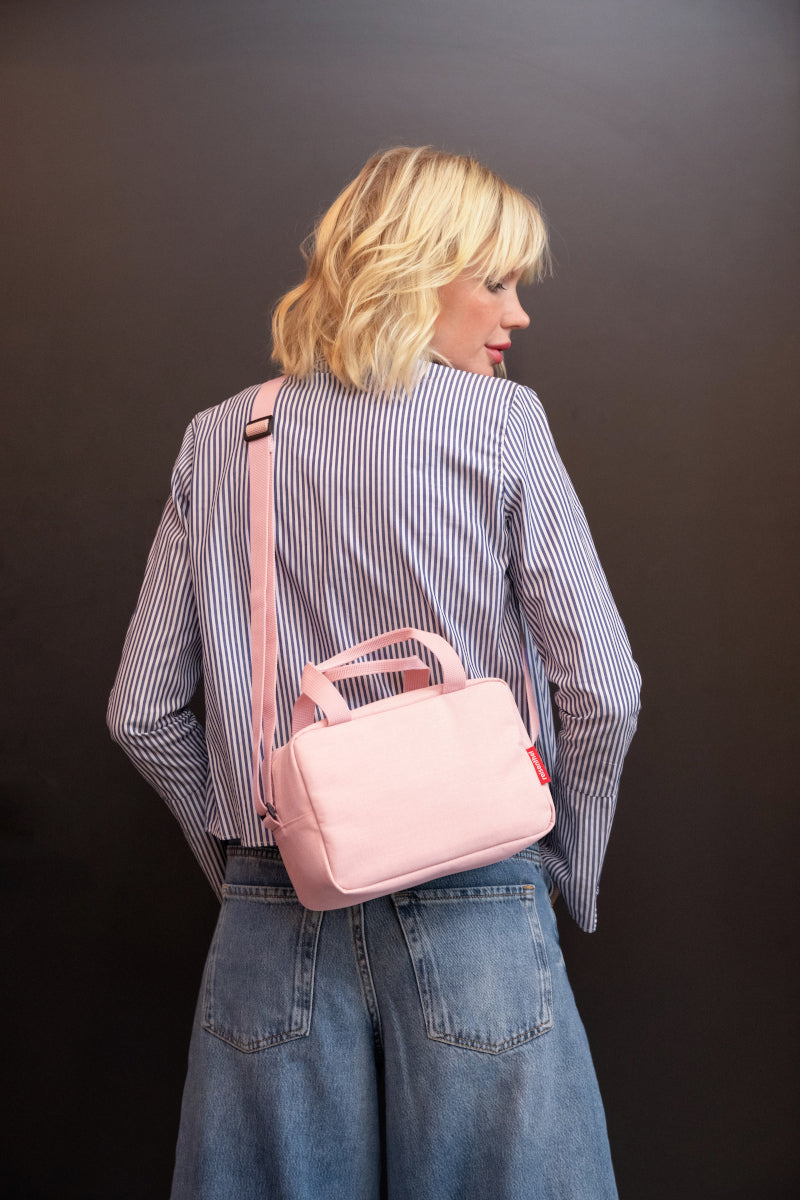 reisenthel coolerbag to-go twist blush Lifestyle 2