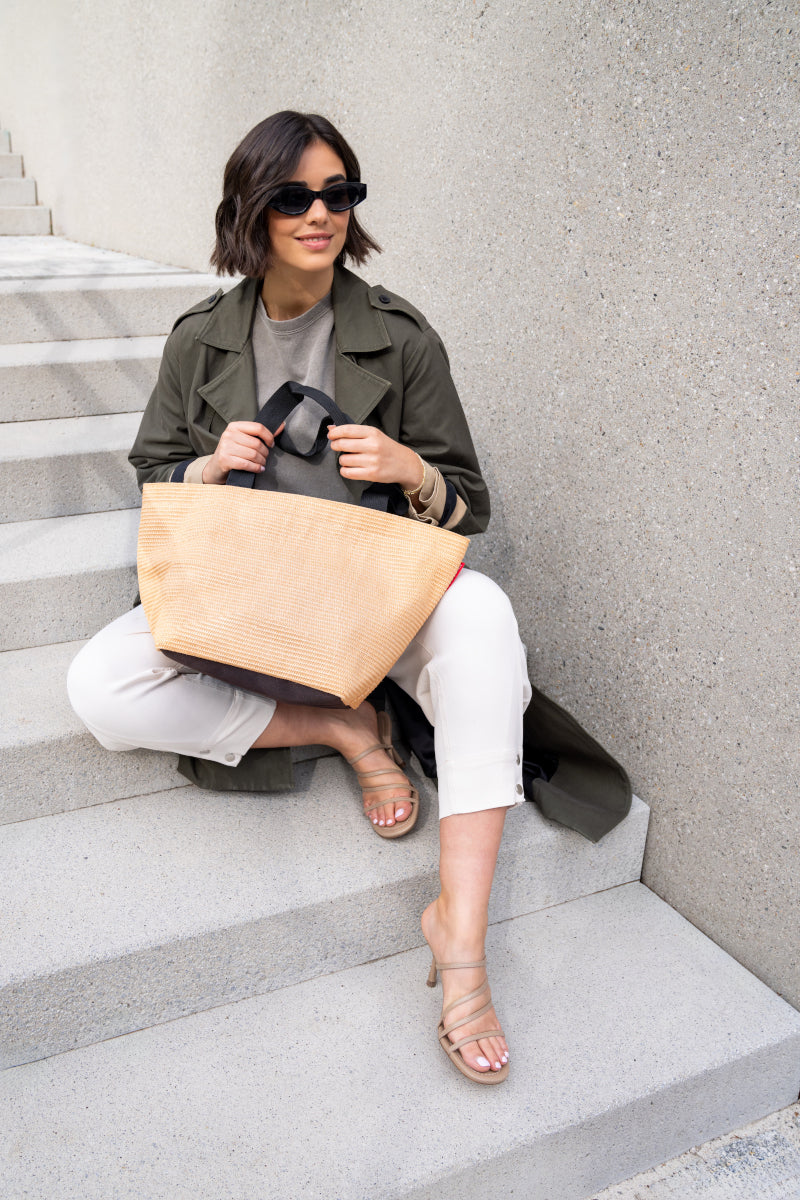 reisenthel shopper M raffia black Lifestyle 2