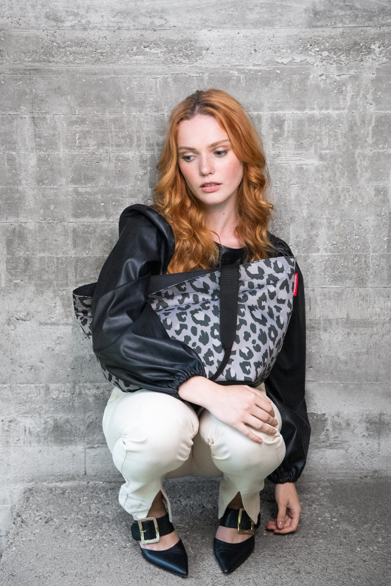 reisenthel shopper M leo nero Lifestyle 1