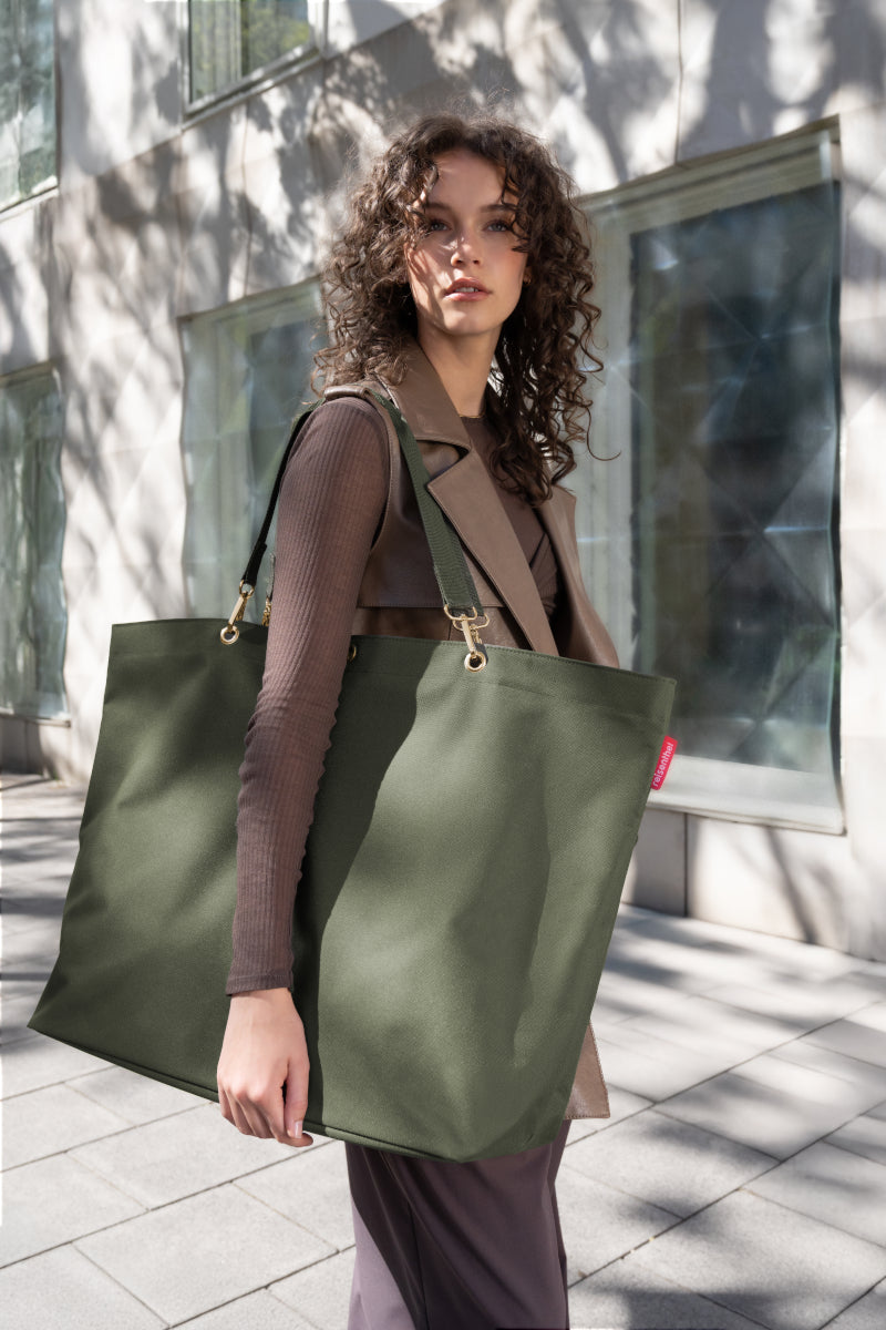 reisenthel shopper XL forest gold Lifestyle 2