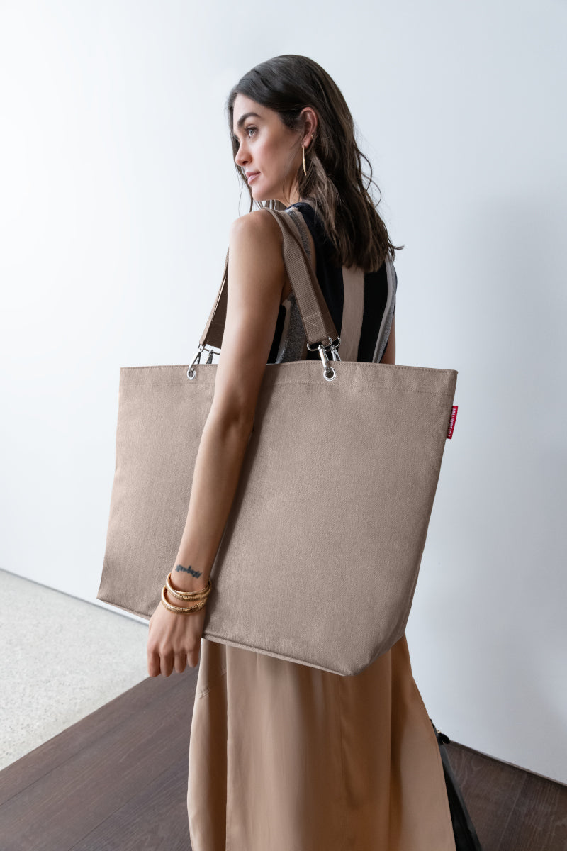 reisenthel shopper XL herringbone mokka Lifestyle 5