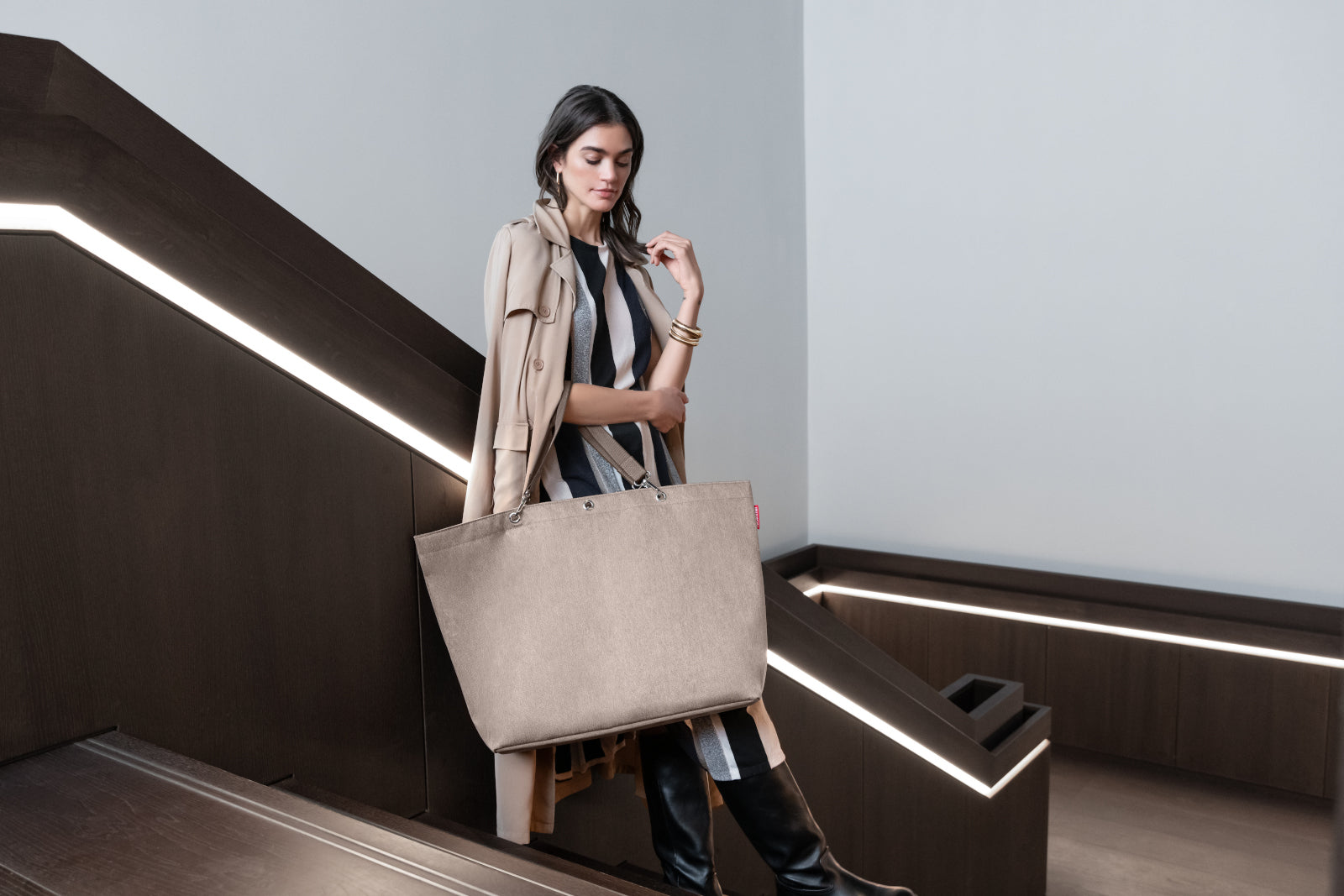 reisenthel shopper XL herringbone mokka Lifestyle 6