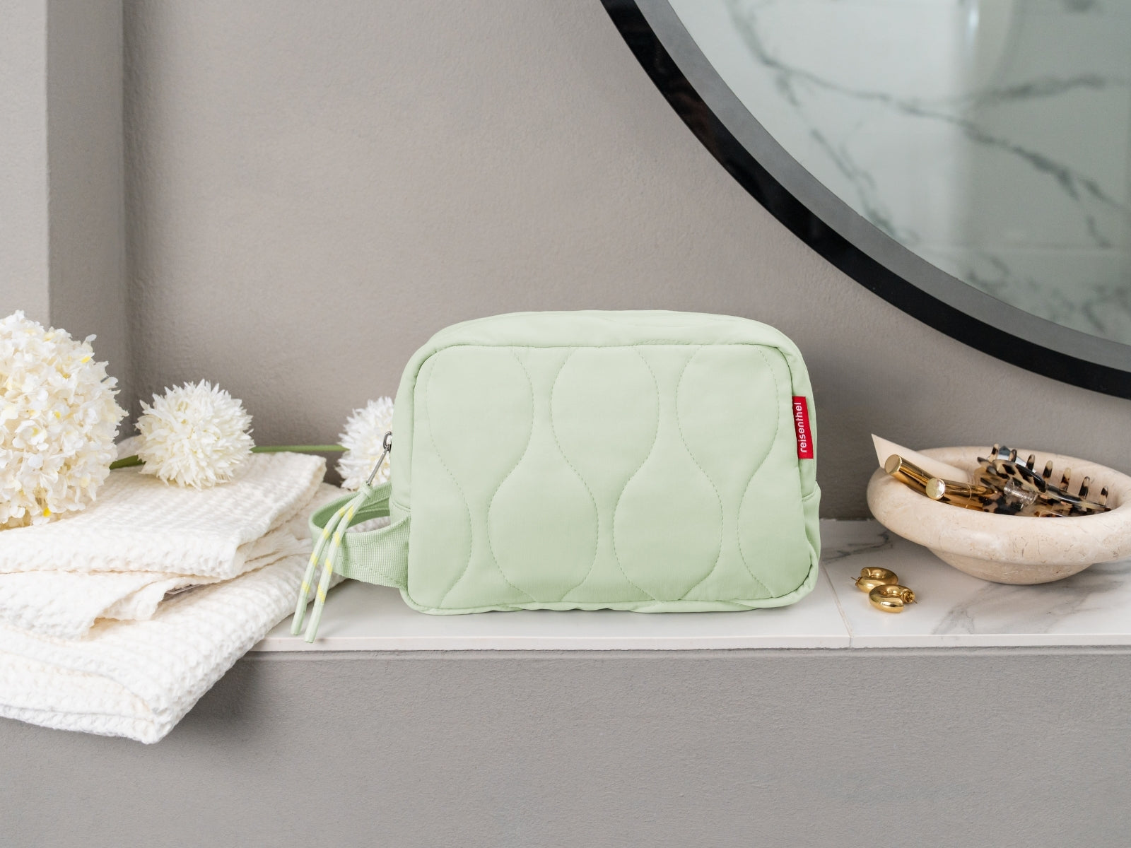 reisenthel cosmeticpouch M puffer iced matcha - Produktbild 5