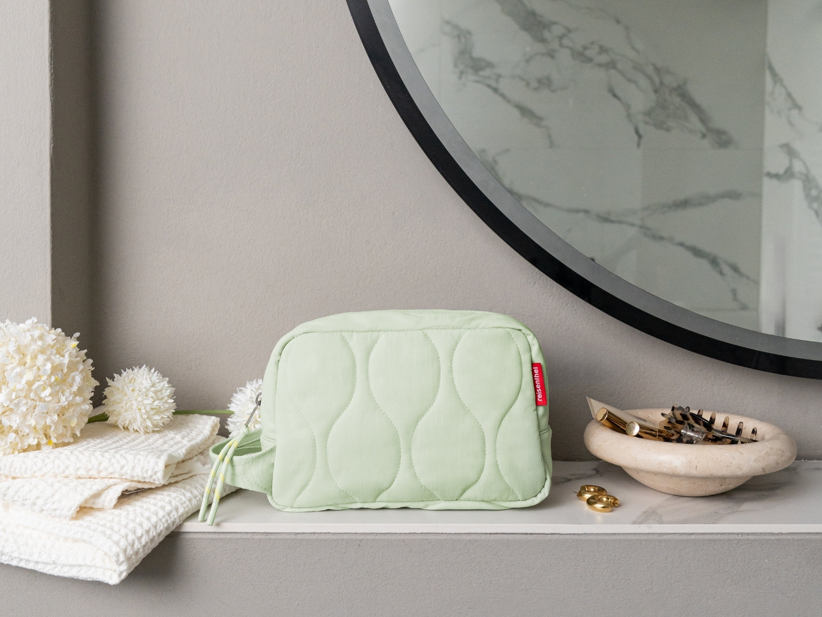 reisenthel cosmeticpouch M puffer iced matcha - Produktbild 7