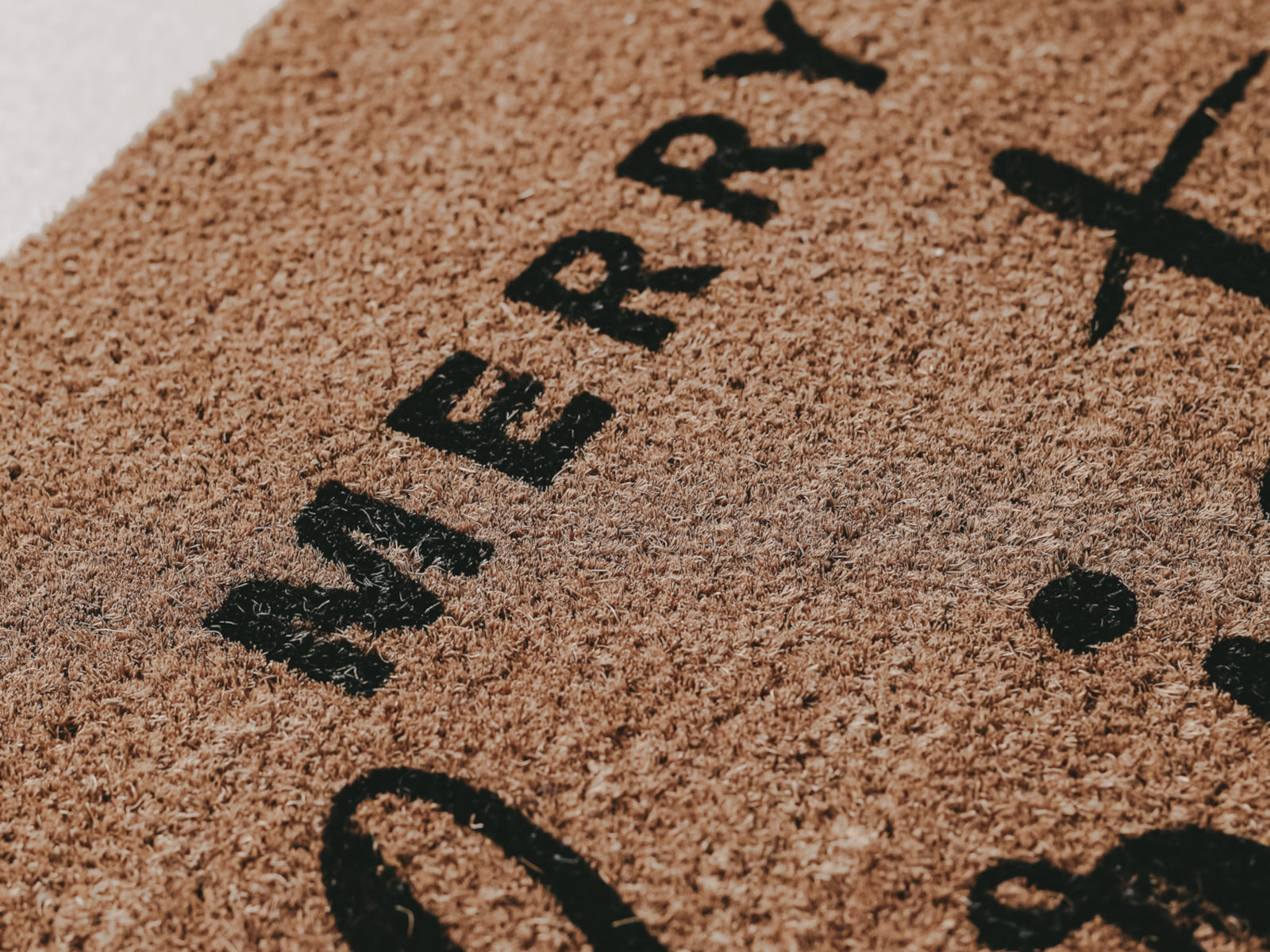 Eulenschnitt Kokos Fußmatte Merry Christmas beige 75x45cm Lifestyle 3