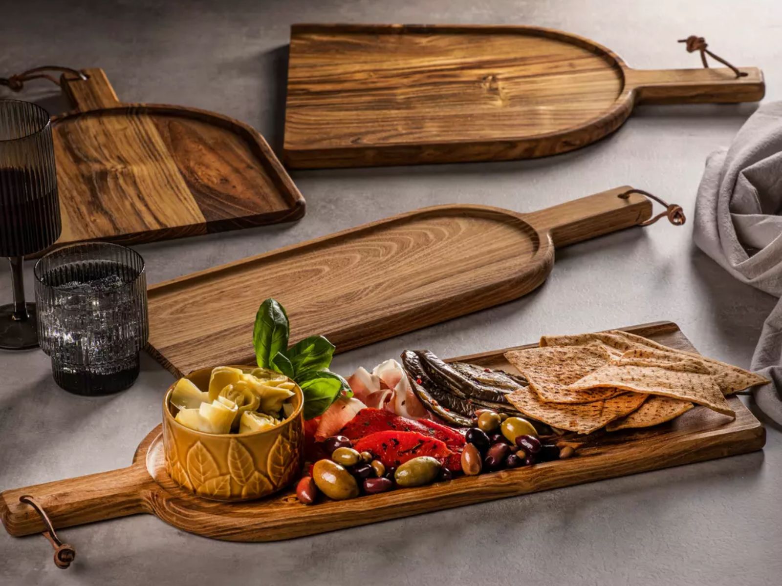 ladelle OTWAY Serviertablett Teakholz 55 x 18 x 2 cm