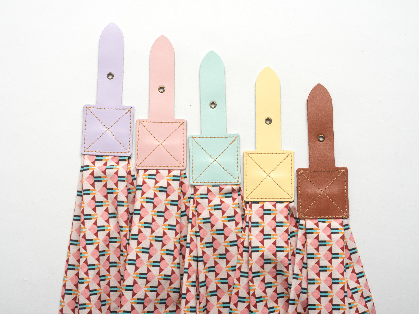 Polarbox Prinkstyle Strap Geometric Pink 91cm Lifestyle 2