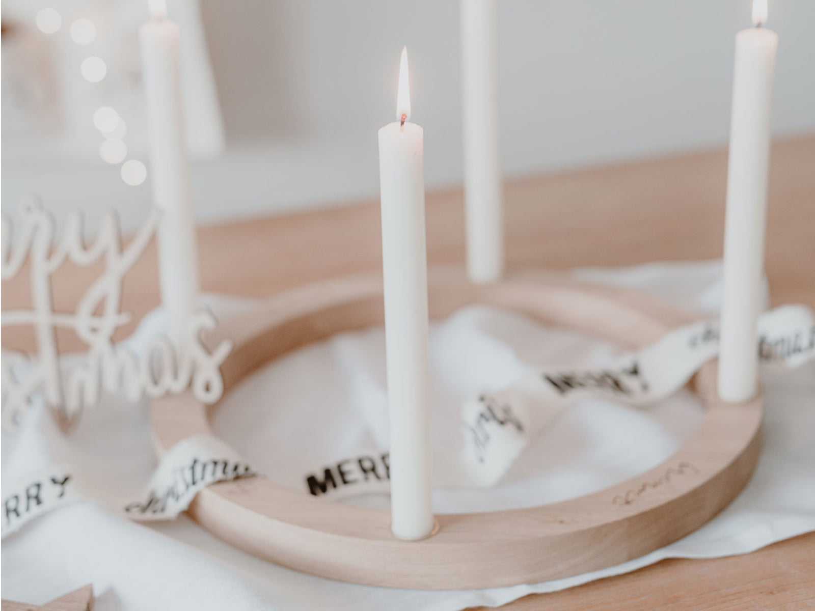 Eulenschnitt Adventskranz aus Eiche 36cm Lifestyle 4