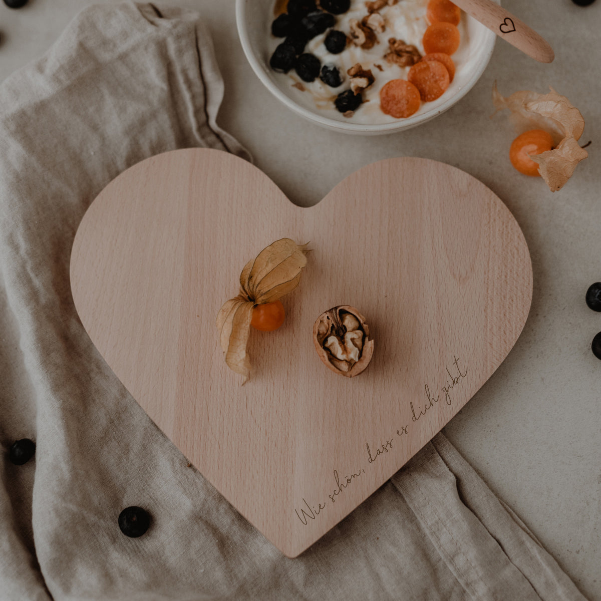 Eulenschnitt Frühstücksbrett Herz 24cm Lifestyle 2