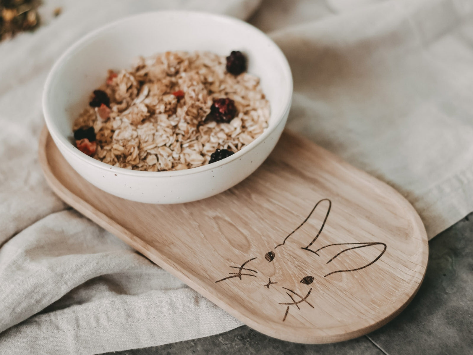 Eulenschnitt Tablett aus Eiche Hase 25,5x12cm - Produktbild 5