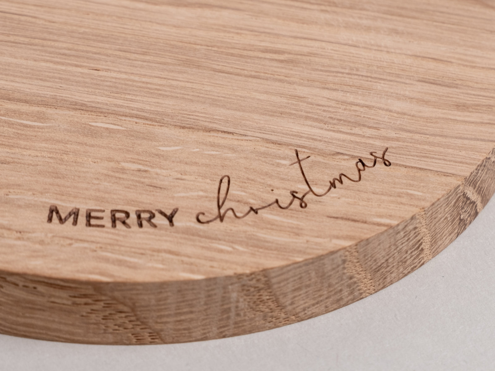 Eulenschnitt Untersetzer aus Eiche Merry christmas 11,2cm Lifestyle 1