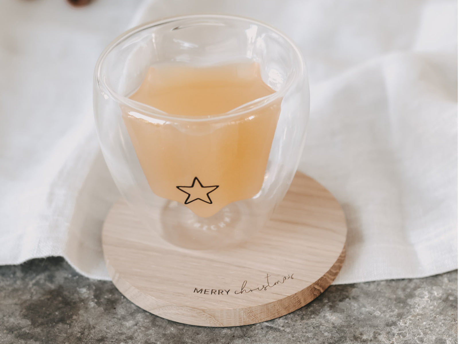 Eulenschnitt Untersetzer aus Eiche Merry christmas 11,2cm Lifestyle 4