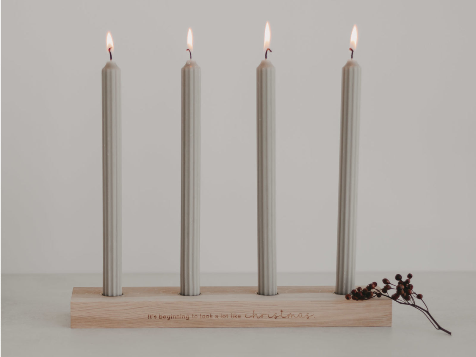 Eulenschnitt Adventskerzenbrett aus Eiche Christmas 35cm Lifestyle 2