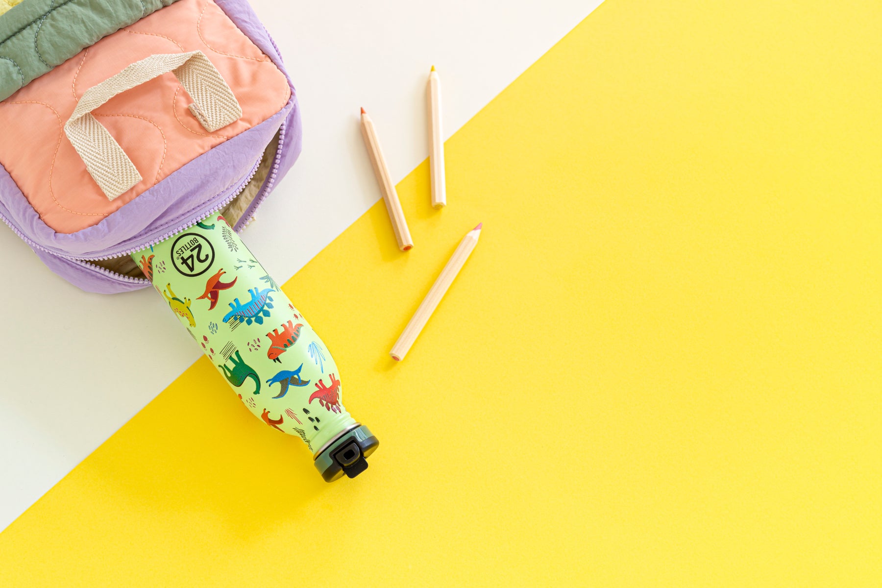 24Bottles Kids Urban Bottle Jurassic Friends 500ml Lifestyle 2