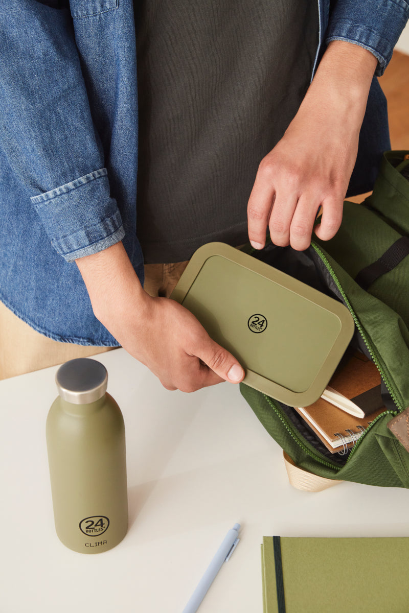 24Bottles Clima Bottle Stone Sage 500ml Lifestyle 2