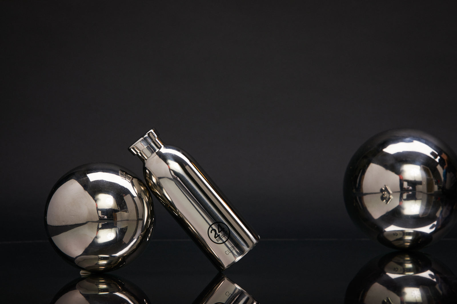 24Bottles Clima Bottle Brushed Steel 330ml Lifestyle 1