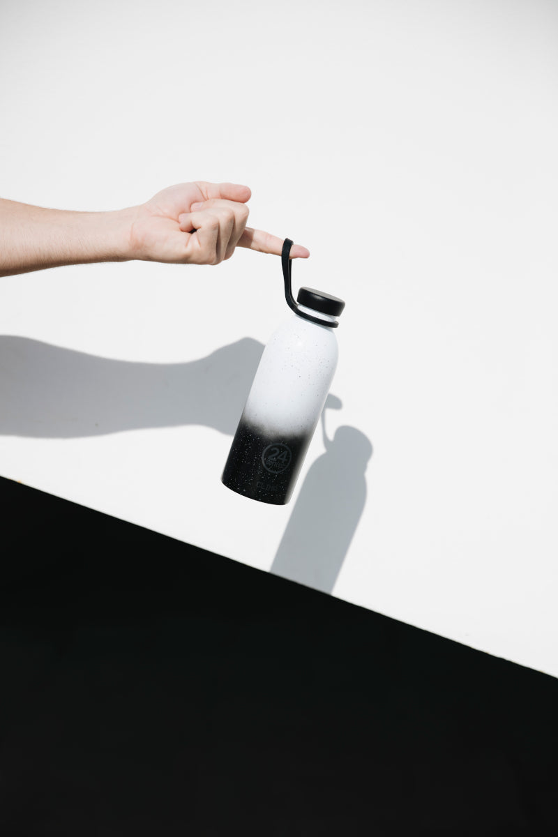 24Bottles Accessories Bottle Tie Light Grey Lifestyle 1