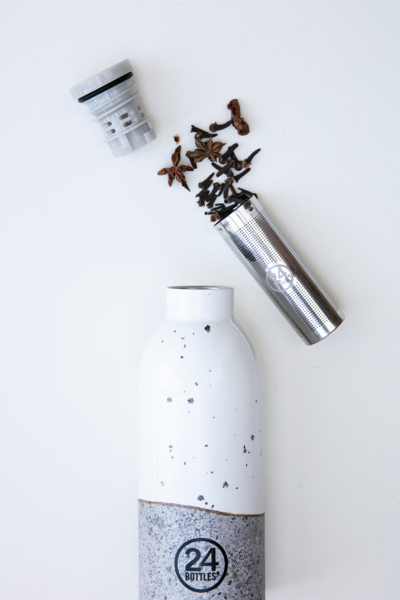 24Bottles Accessories Bottle Infuser Lid Lifestyle 4