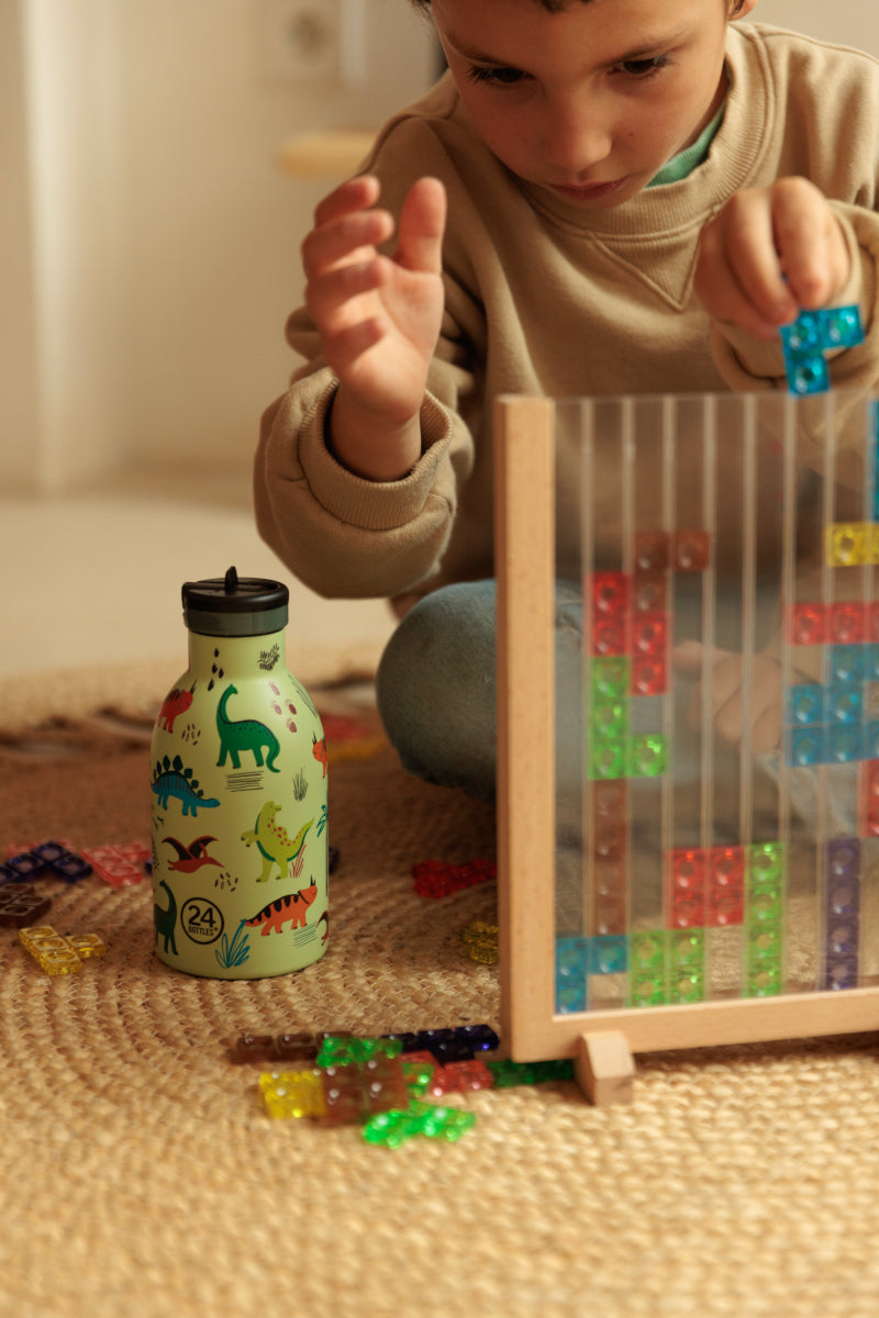 24Bottles Kids Clima Bottle Jurassic Friends 330ml Lifestyle 2