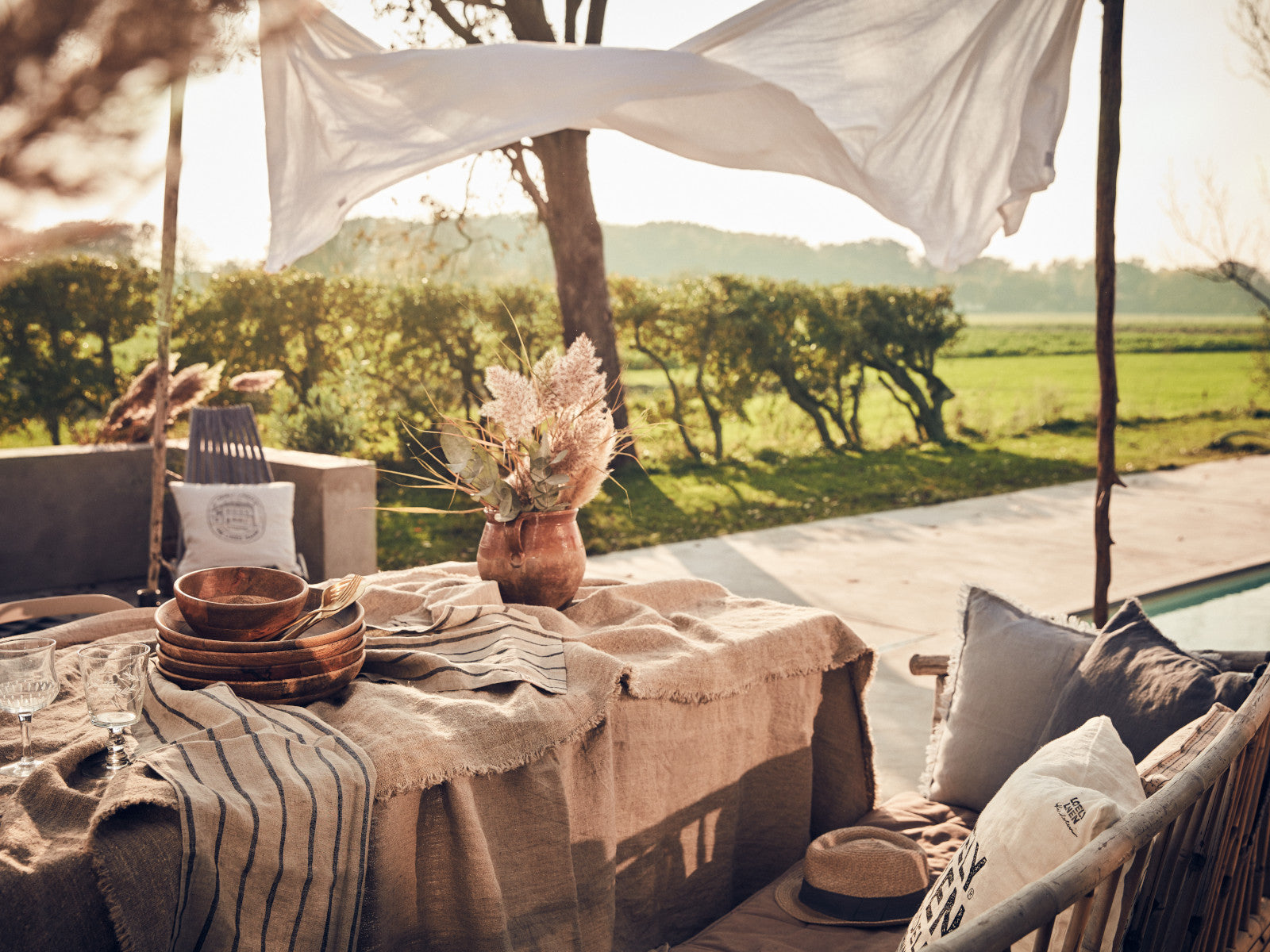 Lovely Linen Lovely Tischdecke vanilla 145x380cm Lifestyle 1