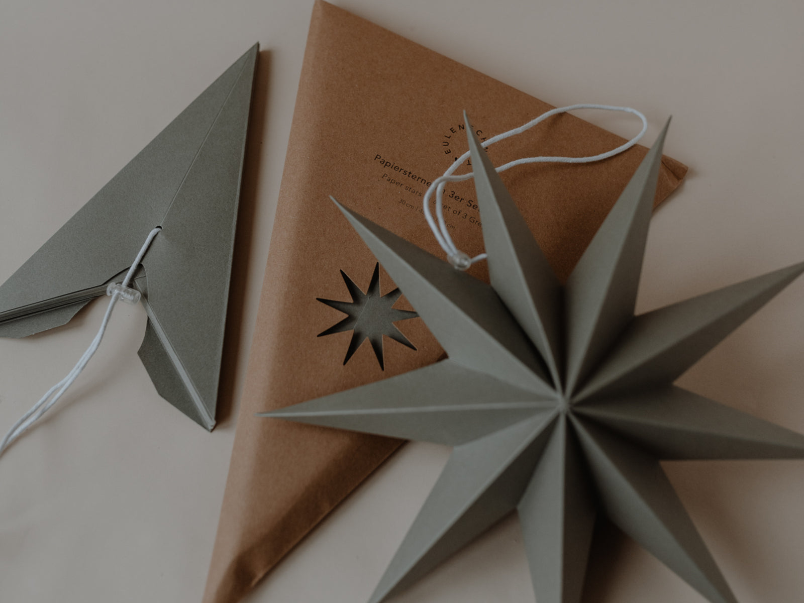Eulenschnitt Papiersterne grau Set3 Lifestyle 2