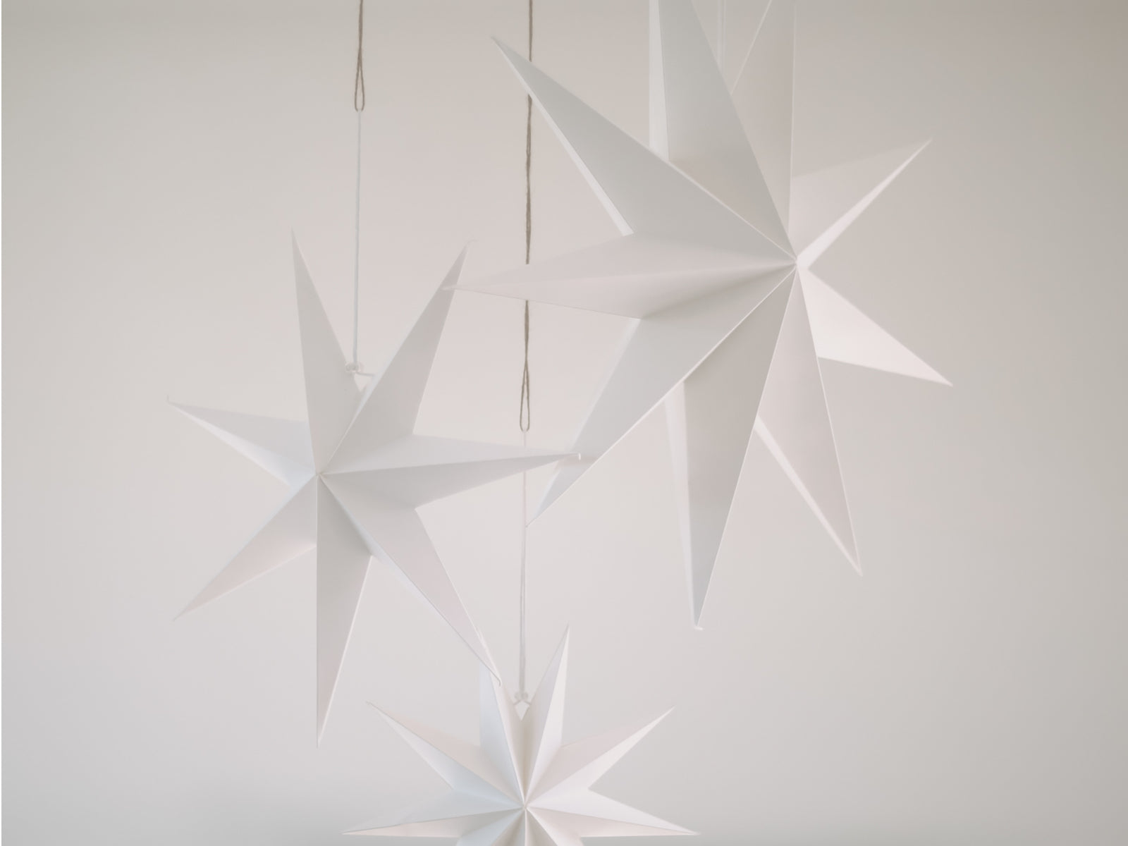 Eulenschnitt Papiersterne weiß Set3 Lifestyle 1