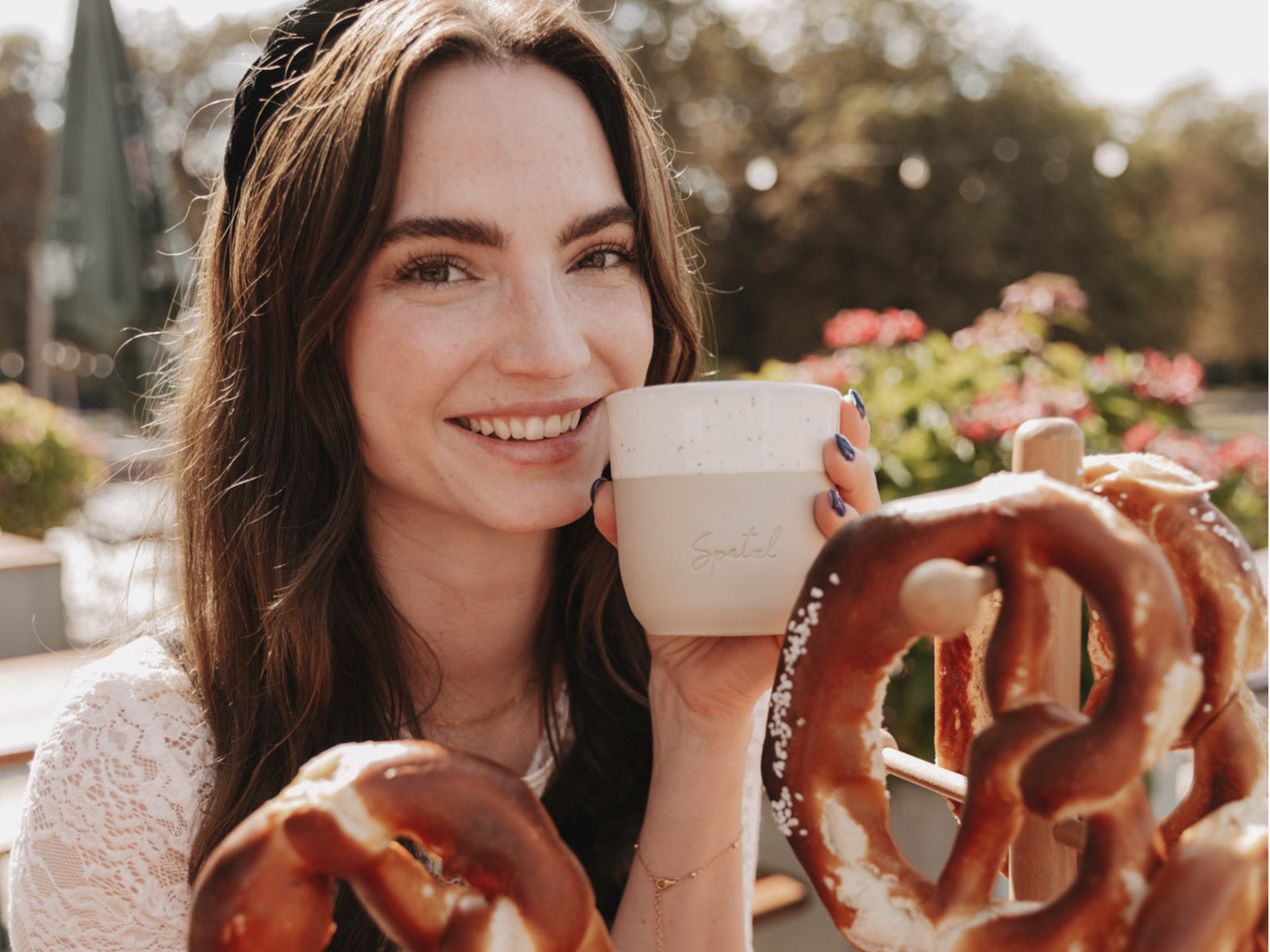 Eulenschnitt Becher Spatzl beige 0,32l Lifestyle 4