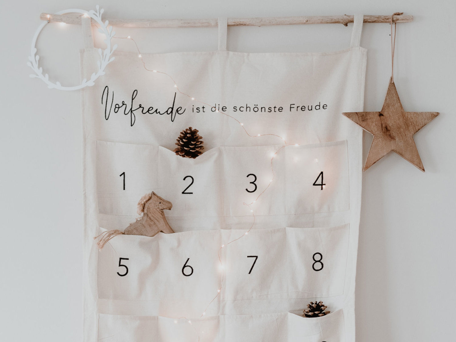 Eulenschnitt Adventskalender Vorfreude beige 120x60cm Lifestyle 2