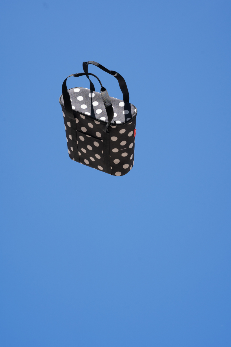 reisenthel thermoshopper dots white Lifestyle 4