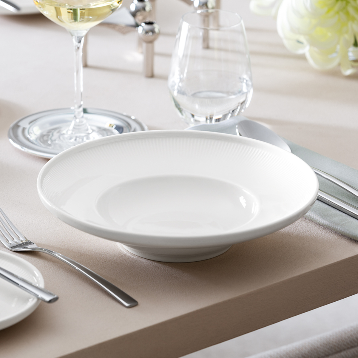 Villeroy &amp; Boch Afina Teller tief weiß 25cm Lifestyle 2