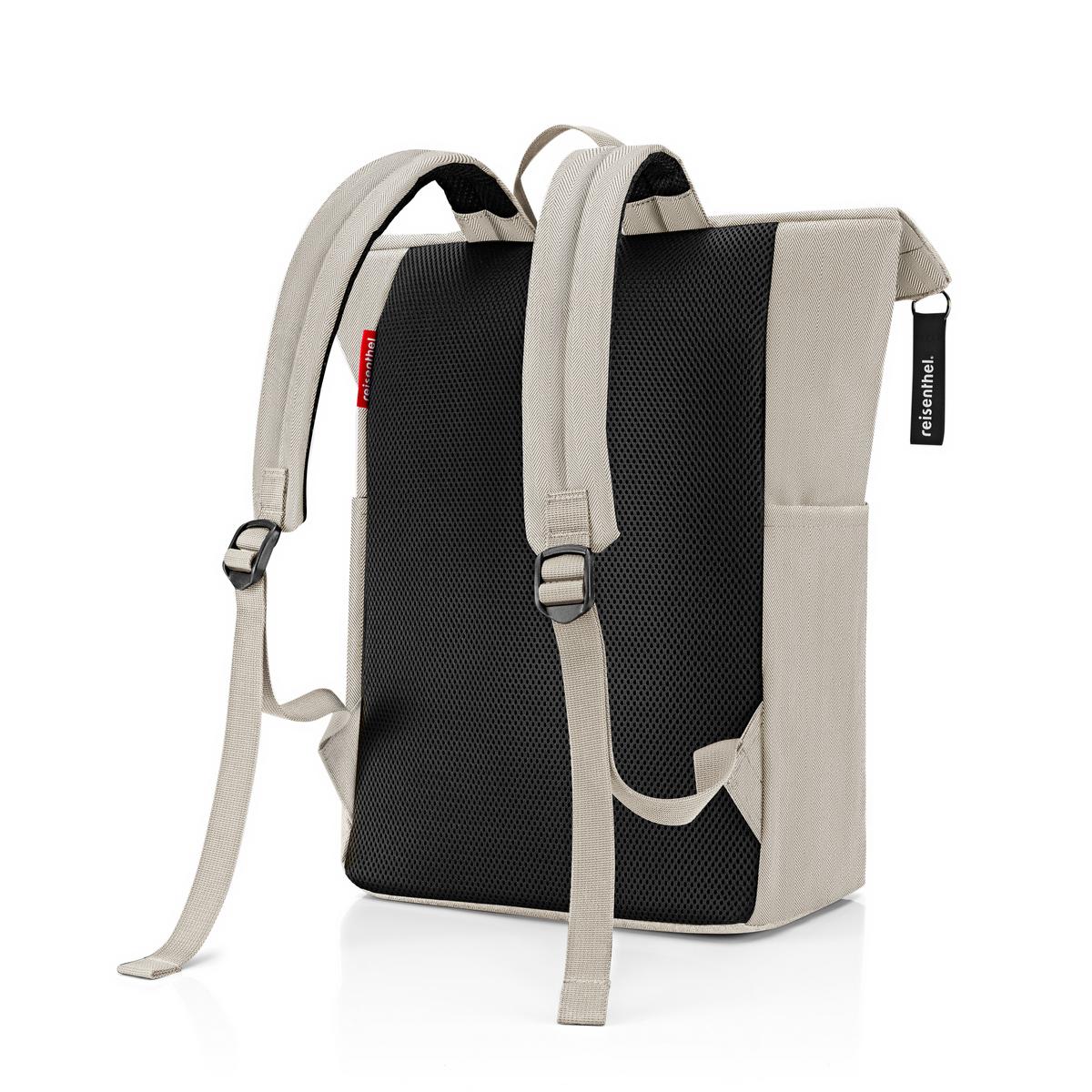 reisenthel rolltop backpack herringbone sand Freisteller 4