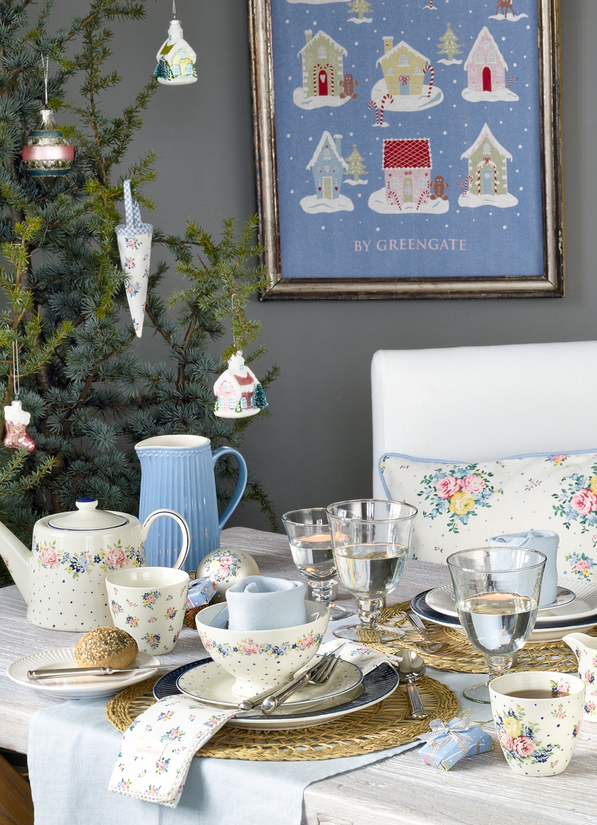 Greengate Laura Christmas Tischläufer dusty blue 45 x 140 cm