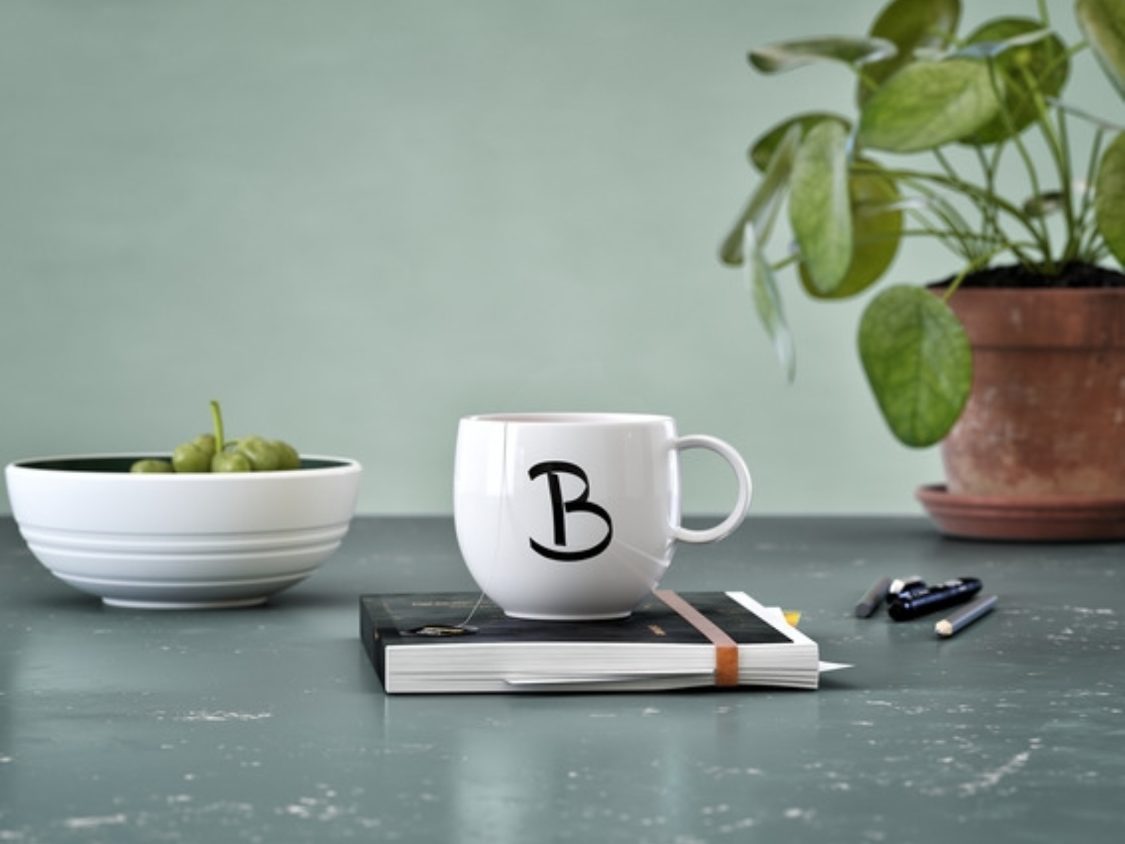 like Villeroy & Boch Letters Becher B 13 x 10 x 8 cm