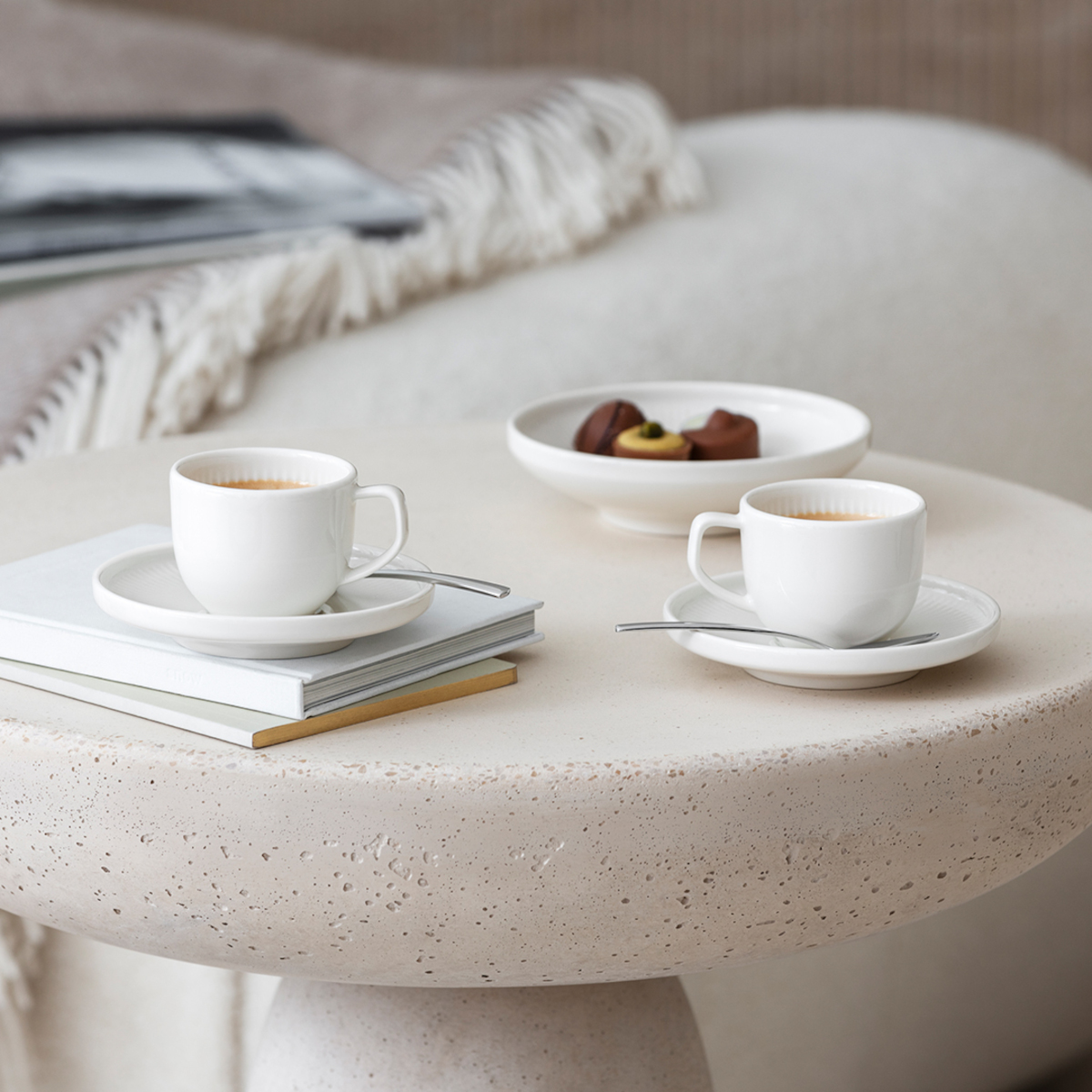 Villeroy &amp; Boch Afina Espressotasse mit Untertasse weiß 2tlg Lifestyle1