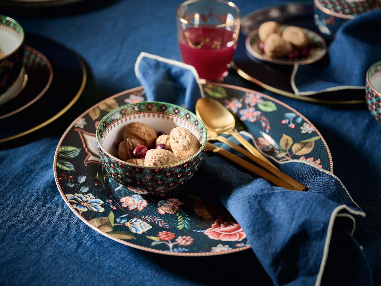 PIP STUDIO Berry Blues Bowl clover green 12cm Lifestyle 3