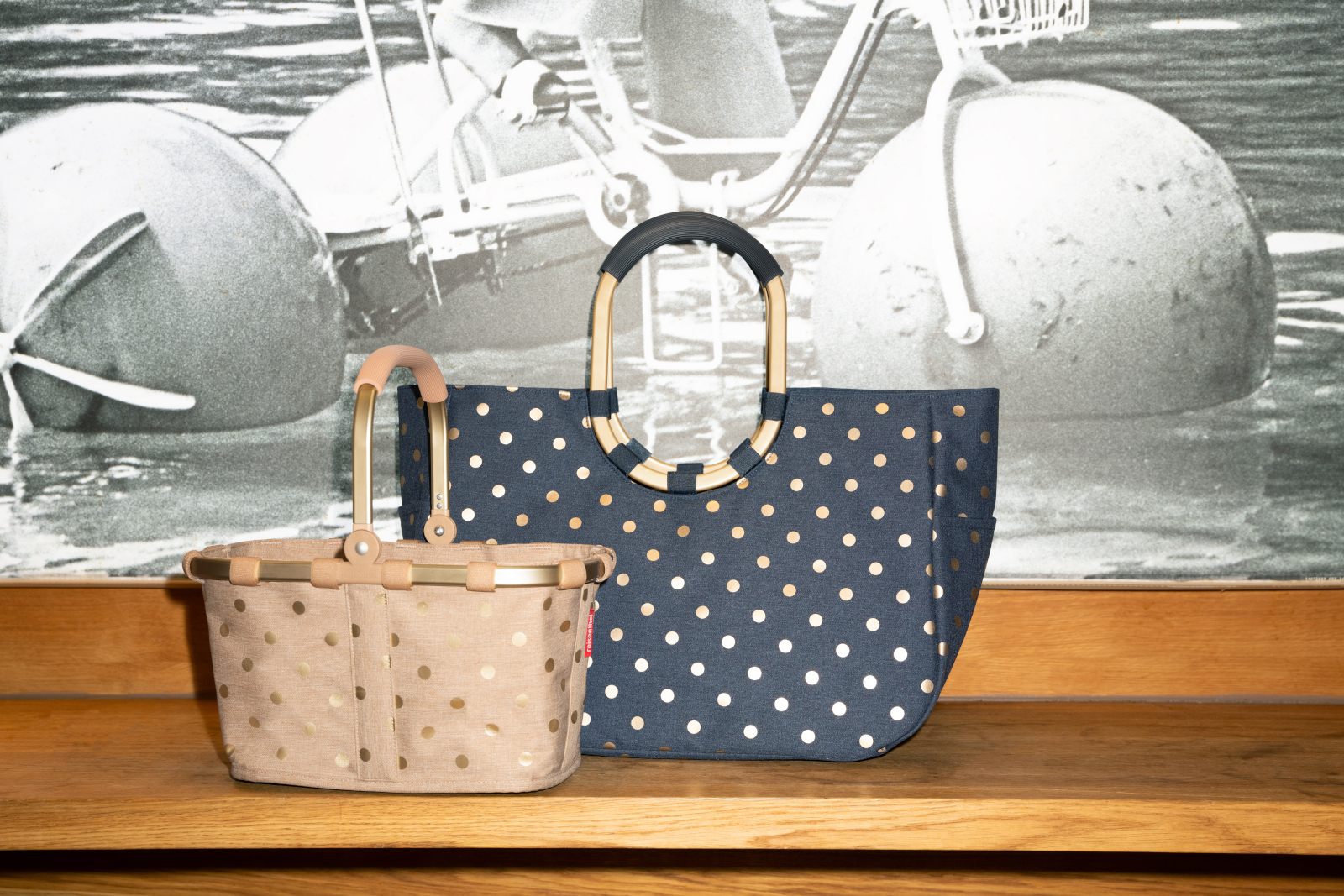 reisenthel loopshopper L frame metallic dots blue Lifestyle 6